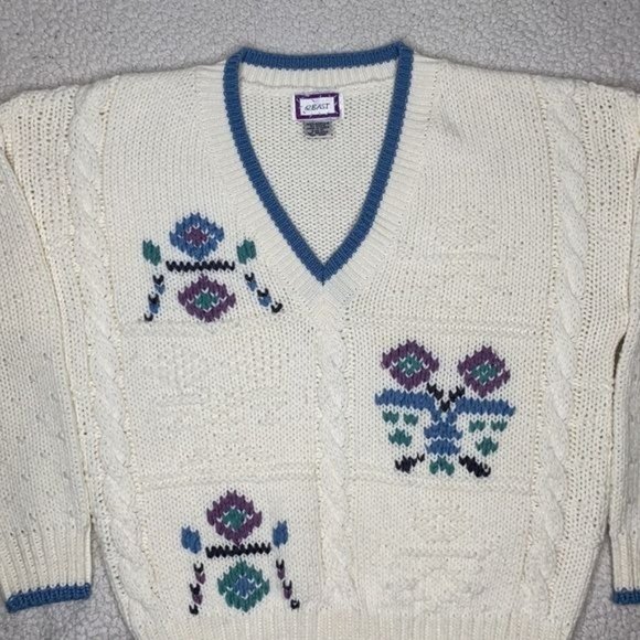 Vintage 62 EAST Knitted V-Neck Sweater: Size Medium - Picture 3 of 10